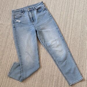 AMERICAN EAGLE “curvy mom jeans”